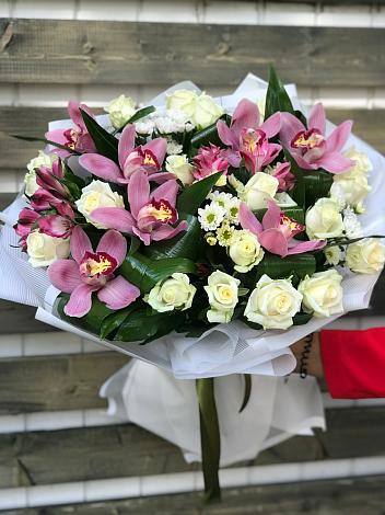 Букет цветов из: Розы и Хризантемы в Седельниково