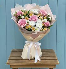 Букет цветов из:  Гвоздики, Орхидеи и Розы #REPLACE_PRED# Седельниково