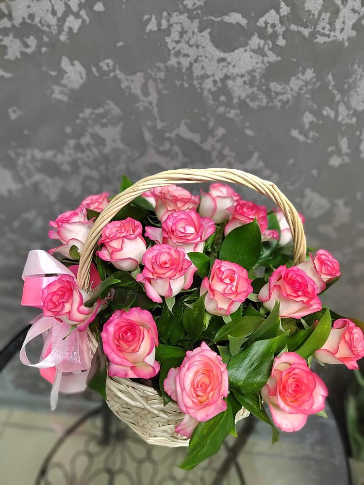 Цветочная композиция из Розы в корзине в Седельниково
