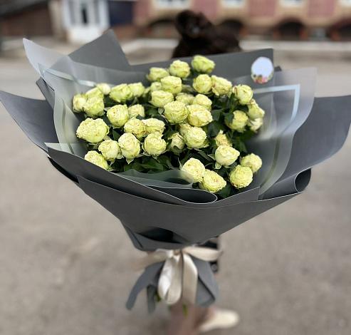 Букет Белые кустовые розы Солинеро в Седельниково