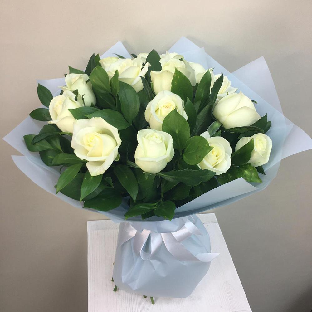 Букет 15 Белых роз Проуд в Седельниково