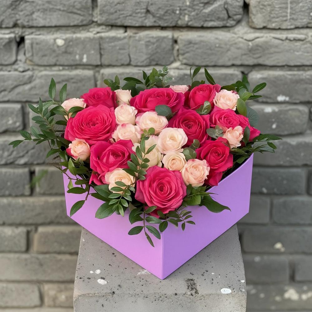 Цветочная композиция из Розы в коробке в Седельниково