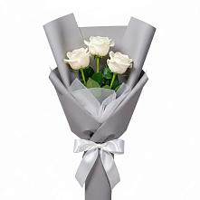 Букет 3 белые розы в Седельниково