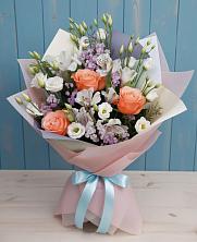 Букет цветов из:  Лизиантусы, Розы, Альстромерии и Гипсофила в Седельниково