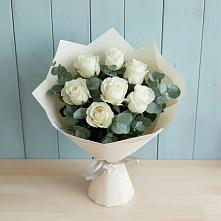 Букет Белые розы в Эвкалипте в Седельниково