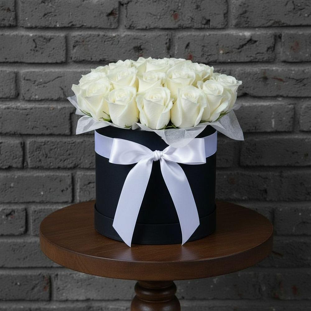 Цветочная композиция из Розы в шляпной коробке в Седельниково