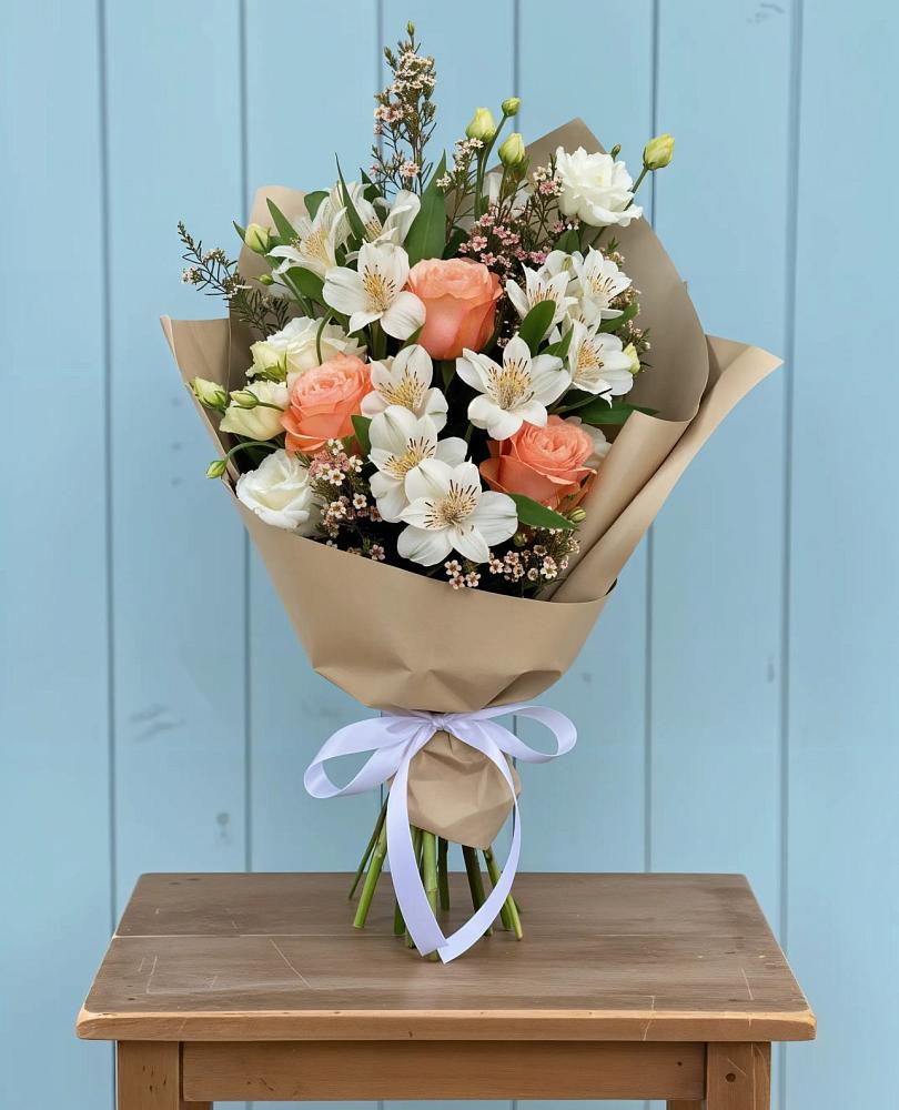 Букет цветов из: Альстромерии, Лизиантусы, Розы и Хризантемы в Седельниково