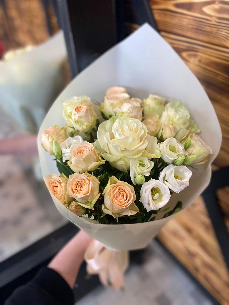 Букет цветов из: Розы и Лизиантусы в Седельниково